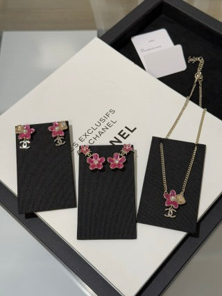 CHANEL Blossom Pearl CC Charm Pendant Necklace