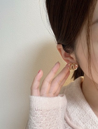 Chanel Gold CC Pearl Stud Earrings – Elegant Luxury Fashion Jewelry