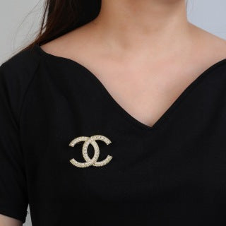 CHANEL Pearl Outline CC Statement Brooch