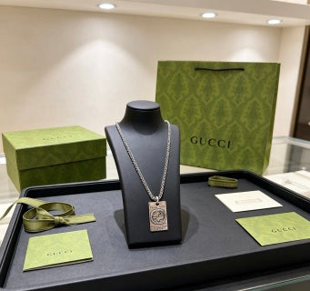 Gucci Vintage GG Crest Plaque Silver Pendant Necklace
