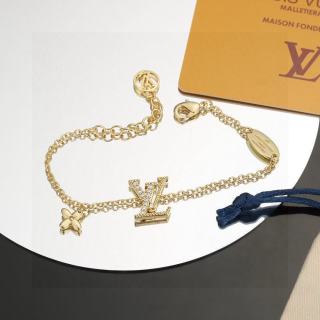 Louis Vuitton Diamond Letter Charm Chain Bracelet