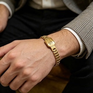 Gucci GG Engraved Buckle Gold Link Bracelet